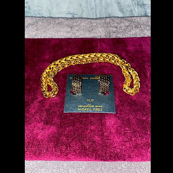 Dillards Nickel-Free Gold Braided Necklace/Matching Earings [Museum Collection] - Picture 1 of 8